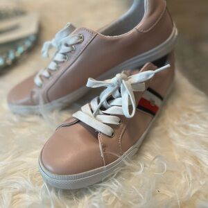 Tommy Hilfiger Pink Low-Top Sneakers with White Laces and Rubber Sole Size 10